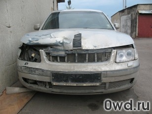 Битый автомобиль Volkswagen Passat